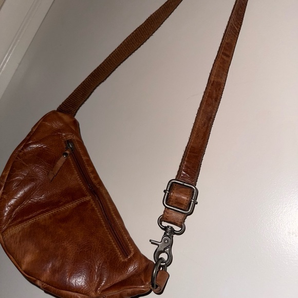 Leather crossbody - Picture 3 of 5